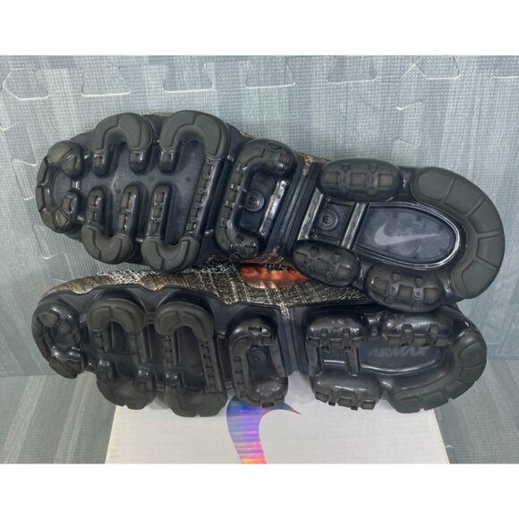 Nike Air VaporMax Flyknit Sneakers – Men’s 12 Black - Picture 13 of 16